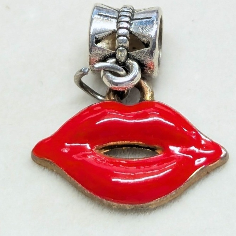 Vintage Red Lips Enamel Dangle Charm Pendant Mouth Silver Gold Tone European